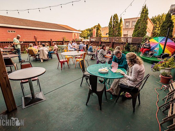 Dining al fresco at Strega Nonna.
