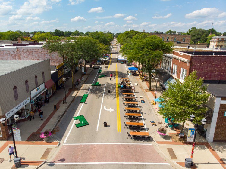 A view of downtown Alma, preparing for a festival.