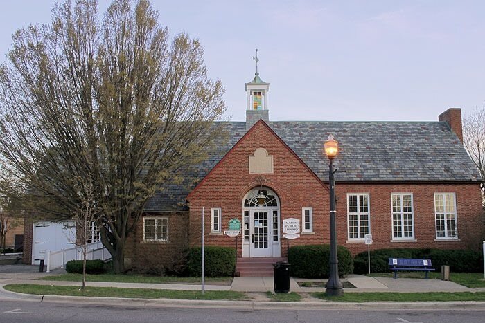 The Mason Public Library is located at 145 W. Ash St. in downtown Mason.