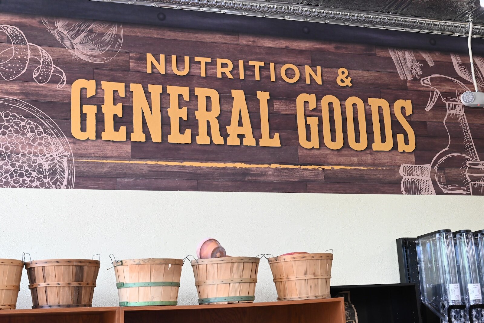 Empty shelves and spaces in the Uproot Market will soon be filled with foodstuﬀs.